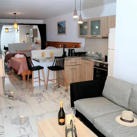 Ionian Balcony Apartmán *